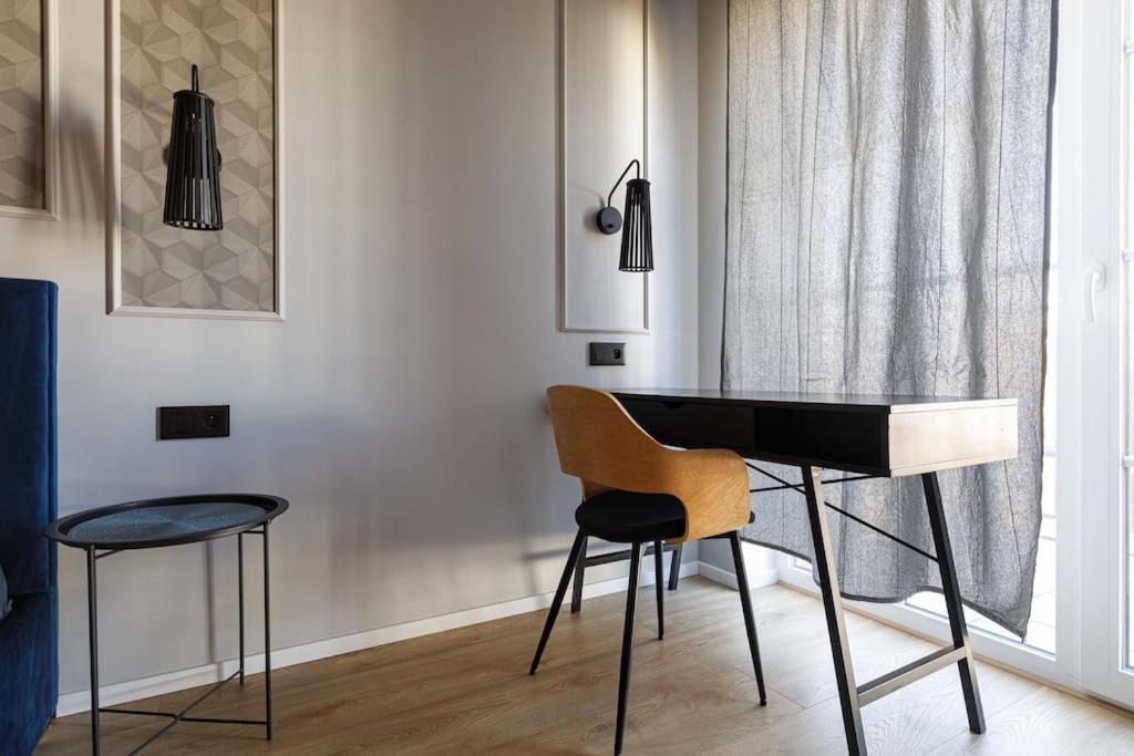 Apartment Close-golden - Jana Pawla *