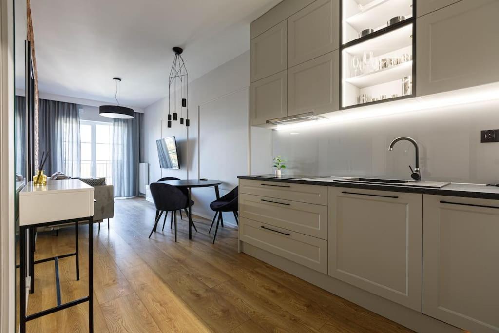 Apartment Close-golden - Jana Pawla Wroclaw