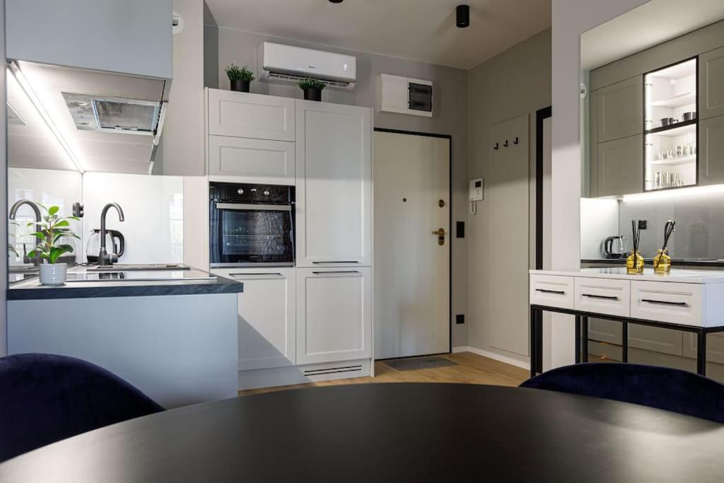 Apartment Close-golden - Jana Pawla Wroclaw